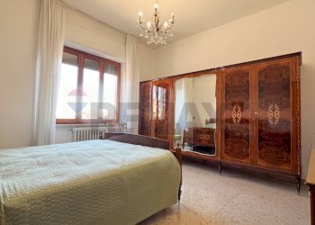 Camera / camera da letto - Independent house Via Michelangelo
 
3, Osimo - photo 26