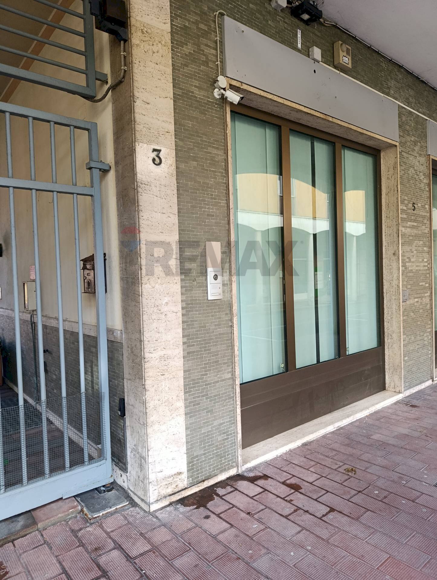 Terrazza - Locale Commerciale via libertà
 
5, Sannazzaro de' Burgondi - foto 2