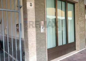 Terrazza - Locale Commerciale via libertà
5, Sannazzaro de' Burgondi - foto 2