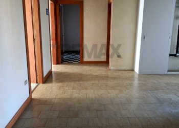 Hall / corridoio - Appartamento via libertà
 
5, Sannazzaro de' Burgondi - foto 8