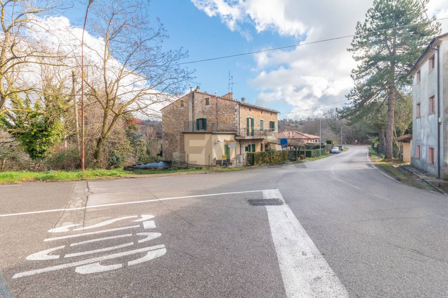 Edificio all\'aperto - Bilocale Via Mario Luzi
 
53, Semproniano - foto 3