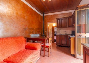 Sala da pranzo - Bilocale Via Mario Luzi
 
53, Semproniano - foto 11