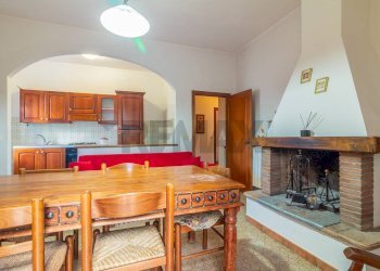 Sala da pranzo - Apartment Via Mario Luzi
 
55, Semproniano - photo 13