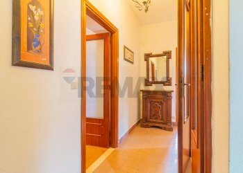 Hall / corridoio - Apartment Via Mario Luzi
 
55, Semproniano - photo 21