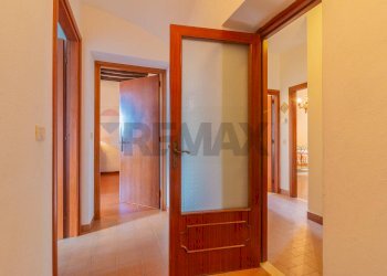 Hall / corridoio - Apartment Via Mario Luzi
 
55, Semproniano - photo 22