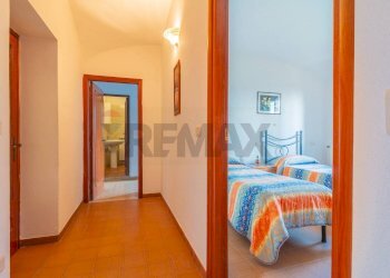 Hall / corridoio - Apartment Via Mario Luzi
 
55, Semproniano - photo 27