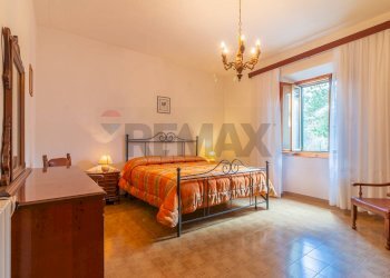 Camera / camera da letto - Apartment Via Mario Luzi
 
55, Semproniano - photo 34