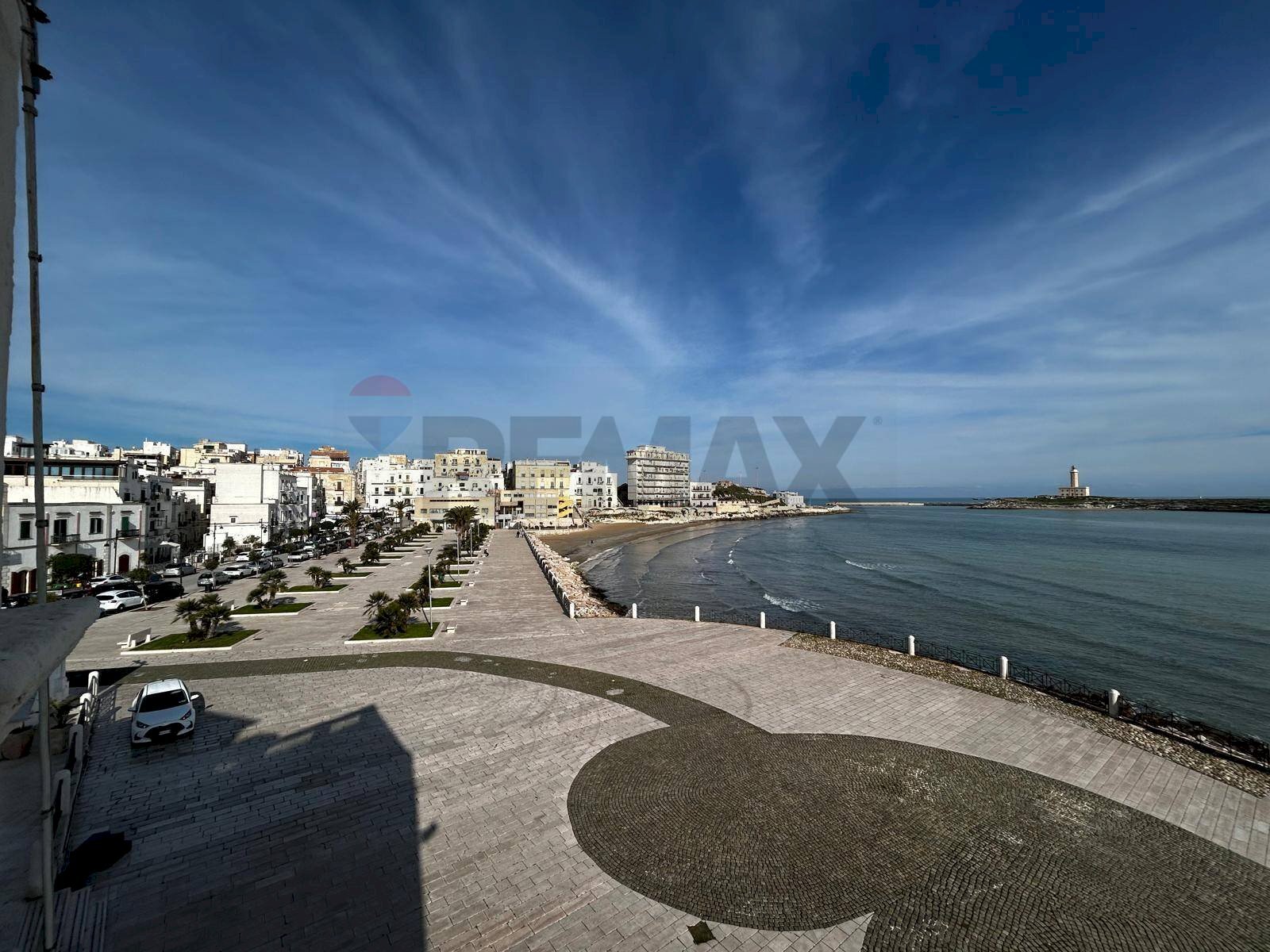 Vista dell\'acqua - Appartamento Piazza Vittorio Emanuele II
 
21, Vieste - foto 1