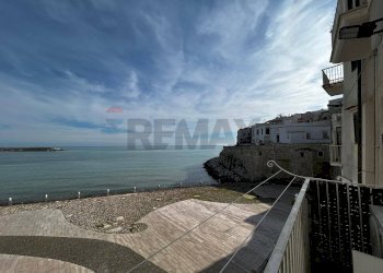Vista dell\'acqua - Appartamento Piazza Vittorio Emanuele II
 
21, Vieste - foto 2
