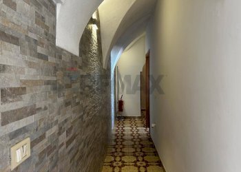 Hall / corridoio - Appartamento Piazza Vittorio Emanuele II
 
21, Vieste - foto 8