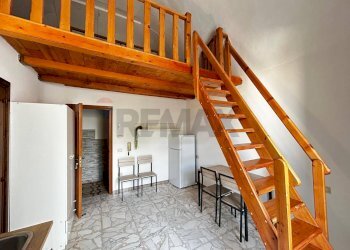 Scale - Appartamento Piazza Vittorio Emanuele II
 
21, Vieste - foto 10