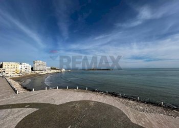 Vista dell\'acqua - Appartamento Piazza Vittorio Emanuele II
 
21, Vieste - foto 37