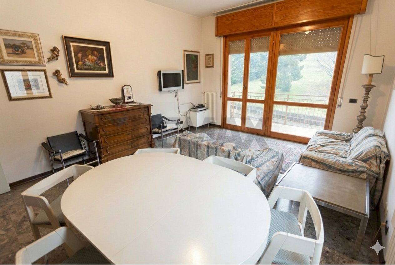 Sala da pranzo - Trilocale Viale Marconi
 
11, Salsomaggiore Terme - foto 2