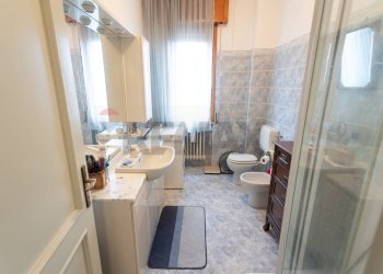 Bagno - Trilocale Viale Marconi
 
11, Salsomaggiore Terme - foto 24