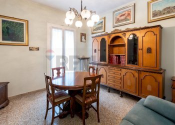 Sala da pranzo - Quadrilocale Strada Benedetta
 
20, Parma - foto 10