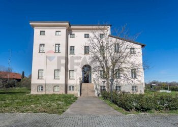 Edificio all\'aperto - Monolocale Frazione Ponteghiara
 
64, Fidenza - foto 4