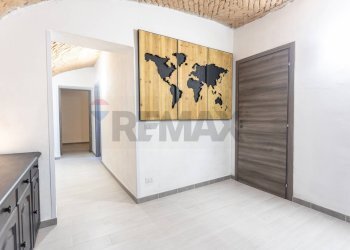 Hall / corridoio - Monolocale Frazione Ponteghiara
 
64, Fidenza - foto 19