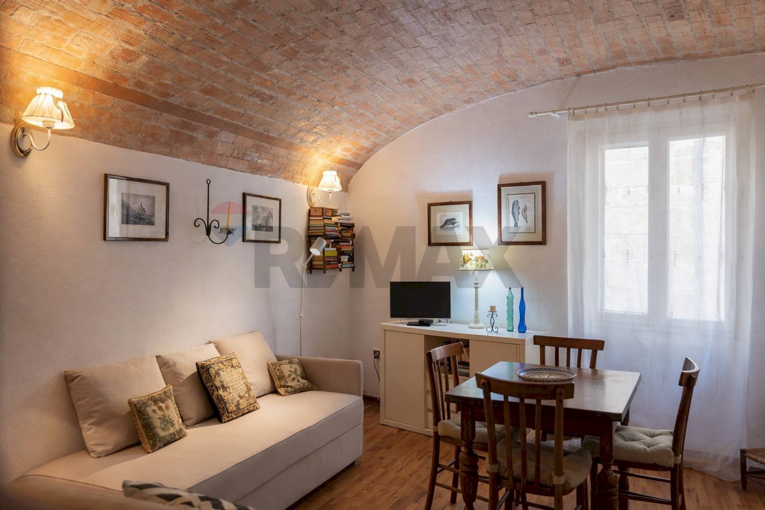 Sala da pranzo - Bilocale Via Santa Barbara
 
10, Alghero - foto 1