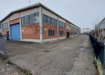 Edificio all\'aperto - Capannone via Prampolini
 
8, Collecchio - foto 1