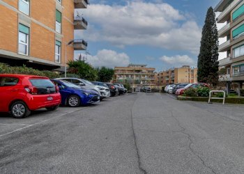 Edificio all\'aperto - Bilocale Via Giannetto Valli
95, Roma - foto 25