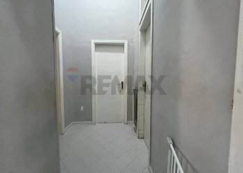 Hall / corridoio - Quadrilocale Via Don Agostino Cozzolino
 
11, Napoli - foto 9