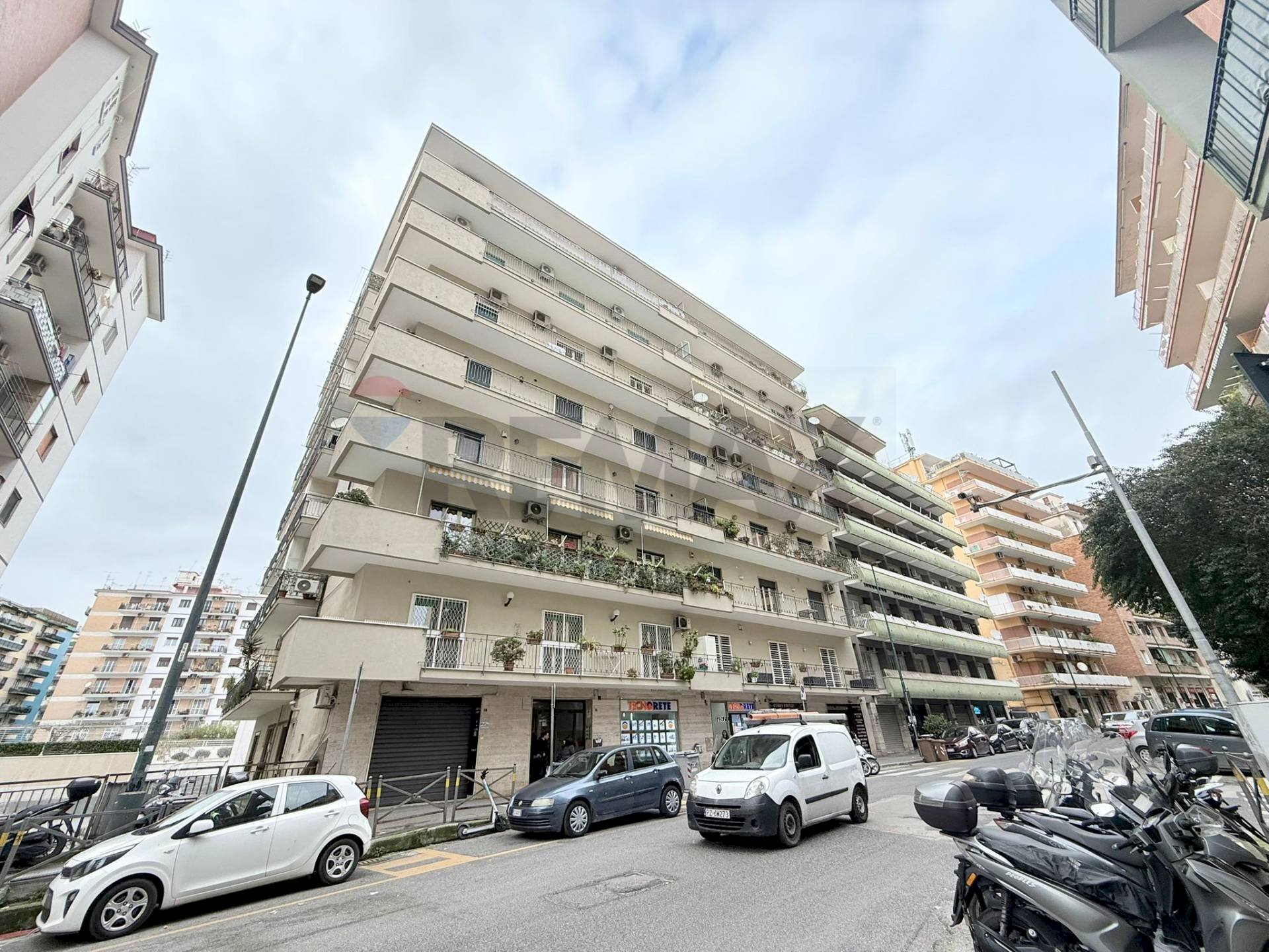 Edificio all\'aperto - Four-room apartment Via Luigi Caldieri
 
74, Napoli - photo 1