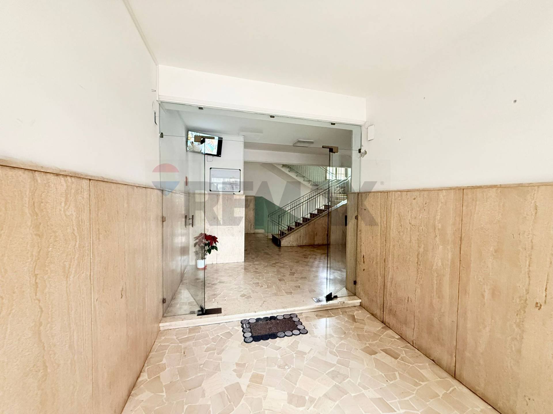 Ricezione / Lobby - Four-room apartment Via Luigi Caldieri
 
74, Napoli - photo 2