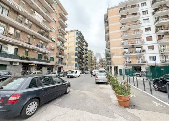 Edificio all\'aperto - Quadrilocale Via Luigi Caldieri
 
74, Napoli - foto 1