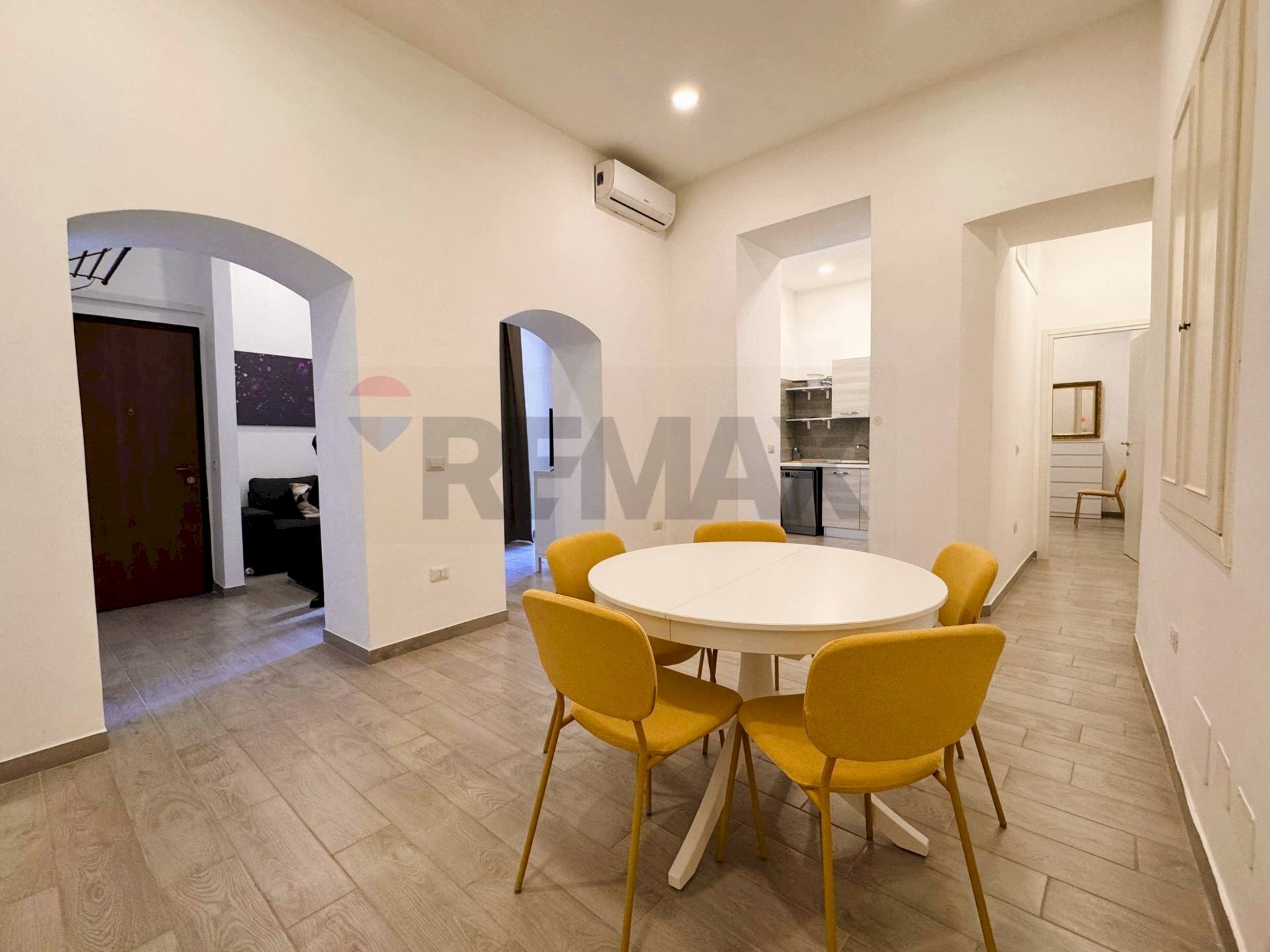 Sala da pranzo - Three-room apartment Via Beniamino Cesi
 
5, Napoli - photo 1