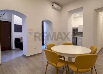 Sala da pranzo - Trilocale Via Beniamino Cesi
 
5, Napoli - foto 8