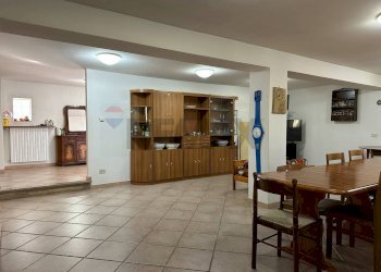 Sala da pranzo - Independent house Via Madonna delle Grotte
 
161, Rocchetta a Volturno - photo 73