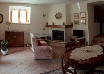 Sala da pranzo - Casa indipendente SS83
 
5, Opi - foto 1