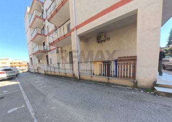 Edificio all\'aperto - Office via Enna
 
11, Carini - photo 3