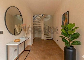 Hall / corridoio - Casa indipendente Via Cavour
 
190, Cislago - foto 2