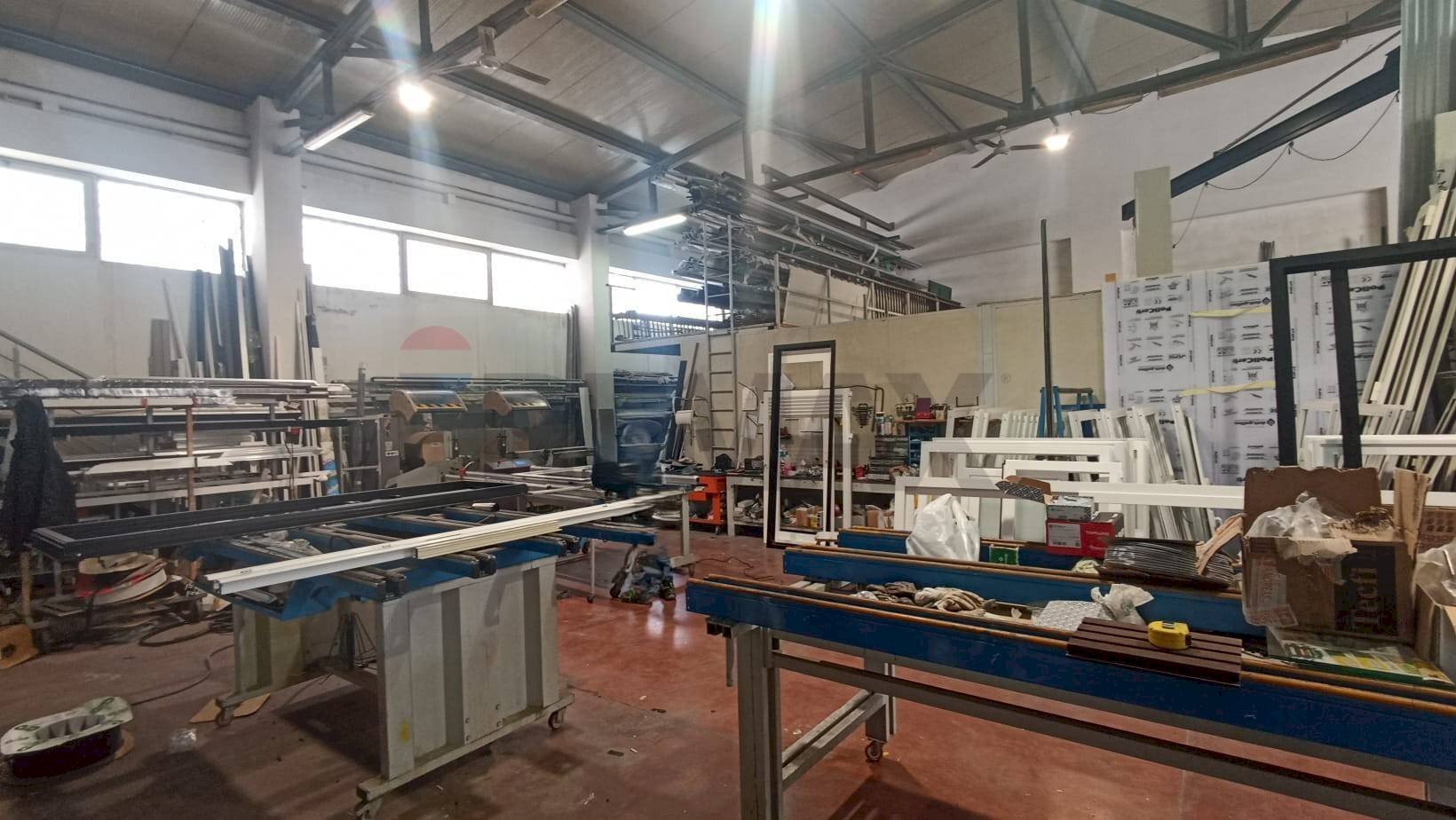 Dispensa di stoccaggio - Capannone via delle  cave
 
snc, Comiso - foto 2