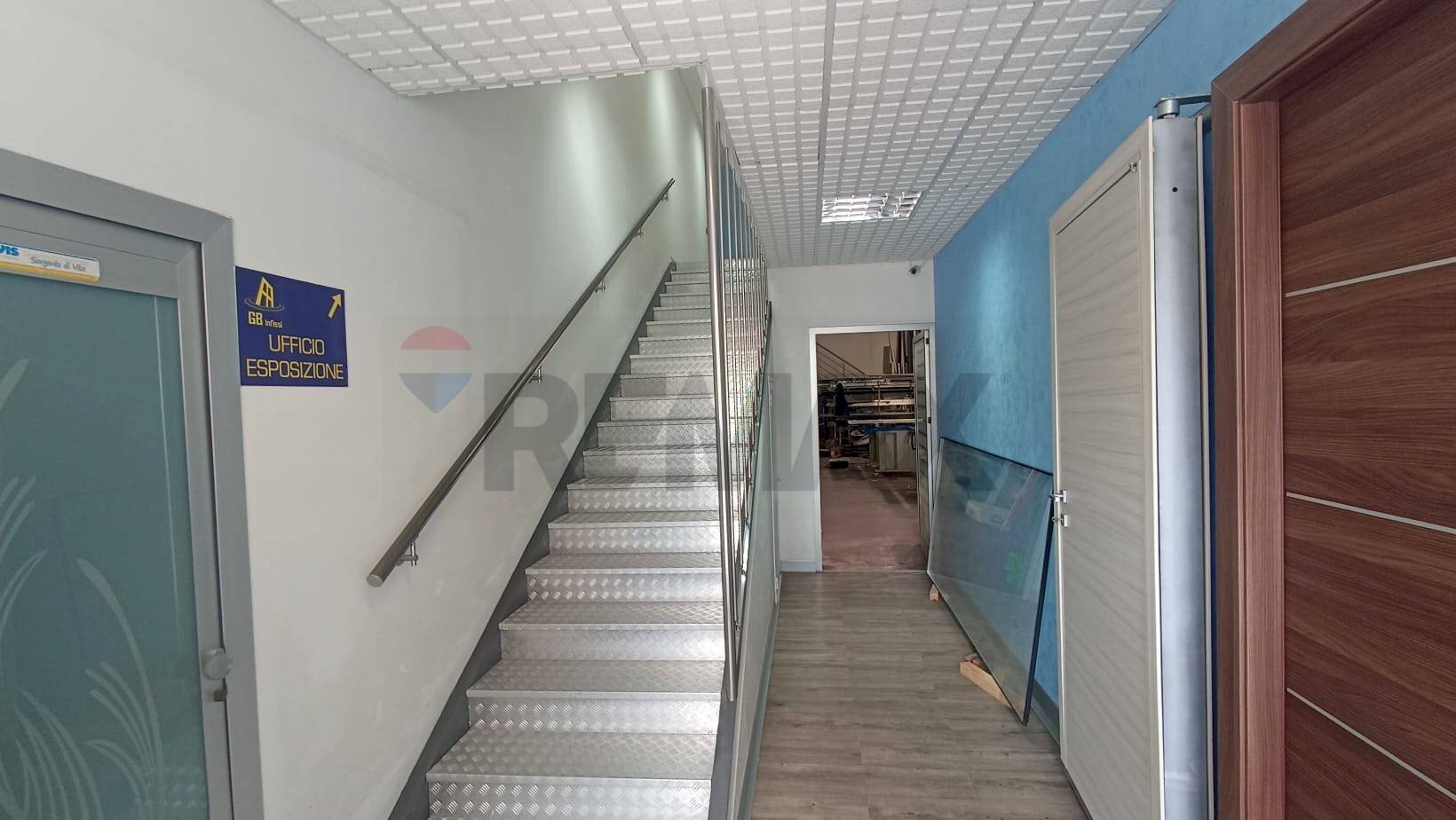 Scale - Shed via delle  cave
 
snc, Comiso - photo 2