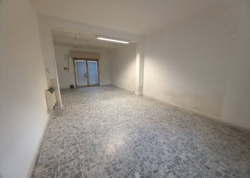 Foto 4 - Attività Commerciale Via Aldo Moro
 
2, Crespina Lorenzana - foto 4