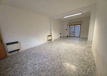 Foto 5 - Attività Commerciale Via Aldo Moro
 
2, Crespina Lorenzana - foto 5