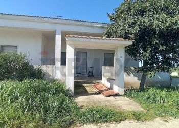 Casa all\'aperto - Villa Via Per Colemi
 
snc, Brindisi - foto 1