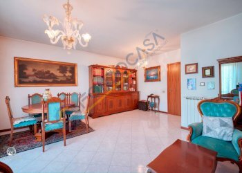 Foto 3 - Villa VIA REDIPUGLIA
 
47, Varedo - foto 3