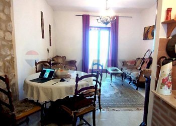 Sala da pranzo - Casa indipendente Via Adriatica
 
12, San Felice del Molise - foto 8