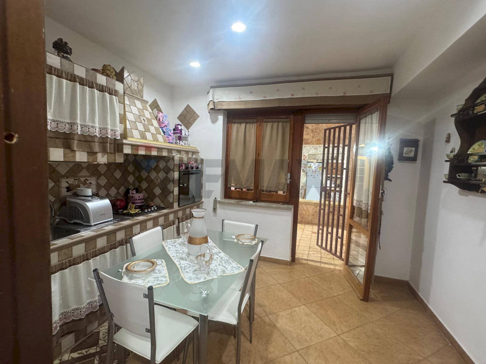 Sala da pranzo - Villa Vai Nettuno
 
58, Carini - foto 1