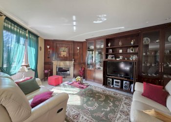 Soggiorno - Villa Via Alessandro Manzoni
 
173, Rende - photo 8