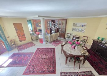 Soggiorno - Villa Via Alessandro Manzoni
 
173, Rende - photo 10