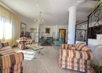 Soggiorno - Villa Via Alessandro Manzoni
 
173, Rende - photo 14