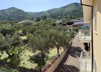 Vista delle montagne - Casa indipendente C/da Valli
 
snc, Cerisano - foto 6