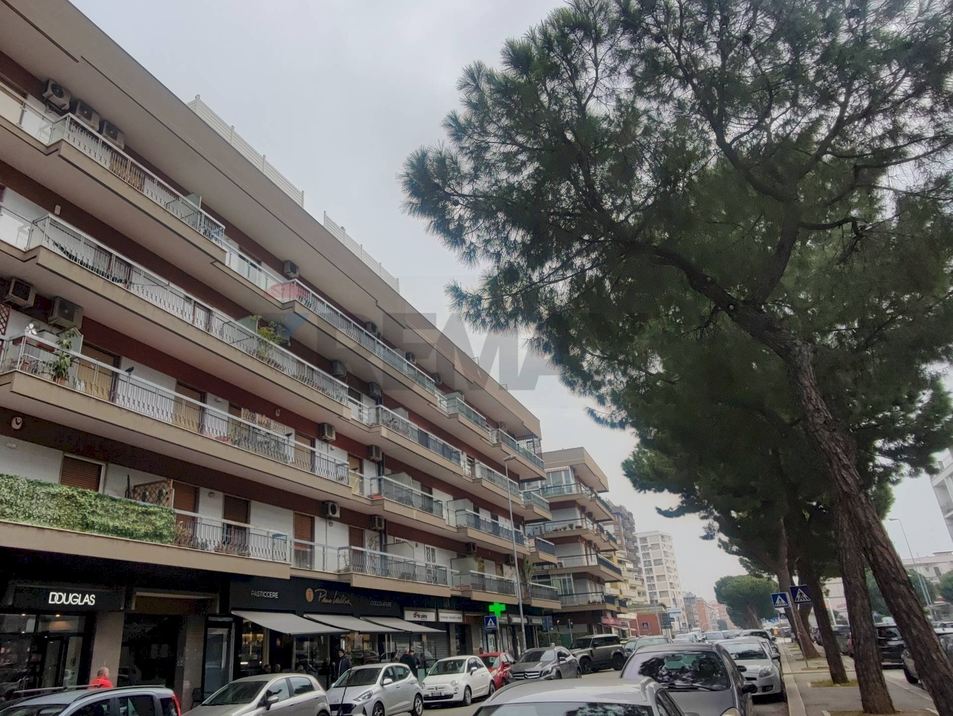 Edificio all\'aperto - Three-room apartment Viale Papa Giovanni XXIII
 
215, Bari - photo 1