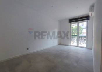 Stanza vuota - Trilocale Via Papa Giovanni XXIII
 
215, Bari - foto 3