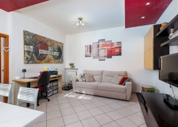 INTERNA - Trilocale Cesare Baldi
 
8, Almenno San Salvatore - foto 6