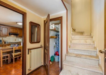 INTERNA - Trilocale Albenza via Camutaglio
 
15, Almenno San Bartolomeo - foto 4